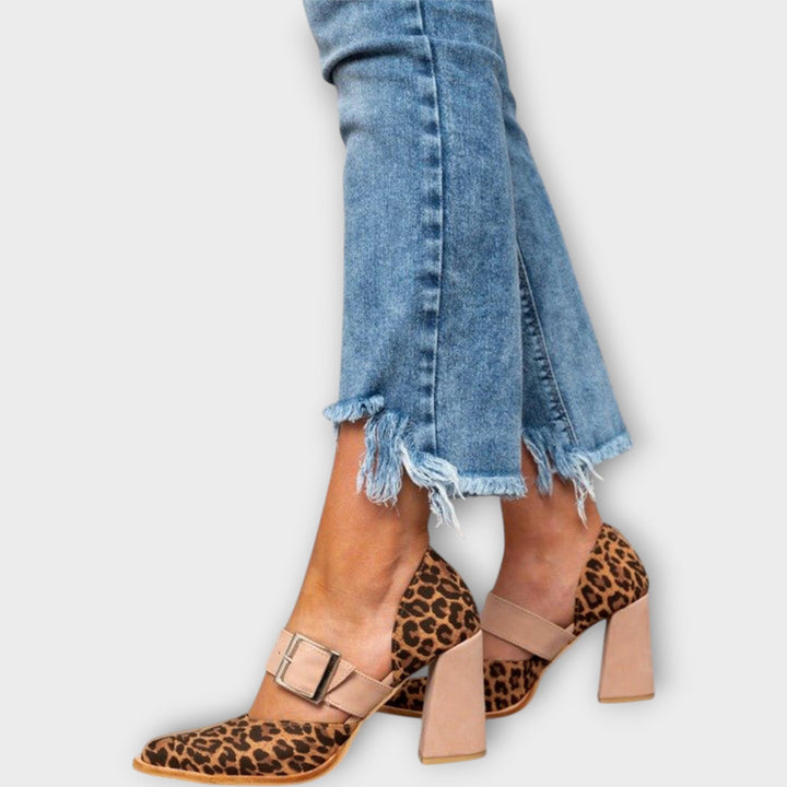 Løvesandaler s stabilním podpatkem