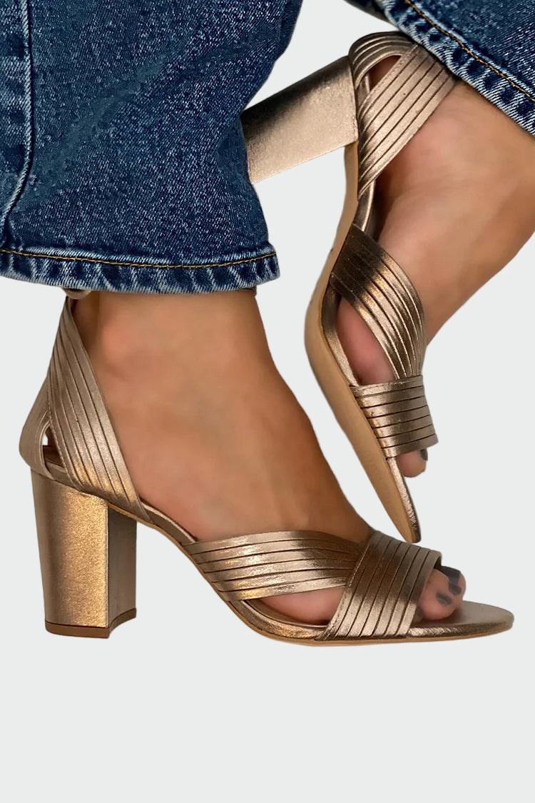 Elegantní sandály s páskem