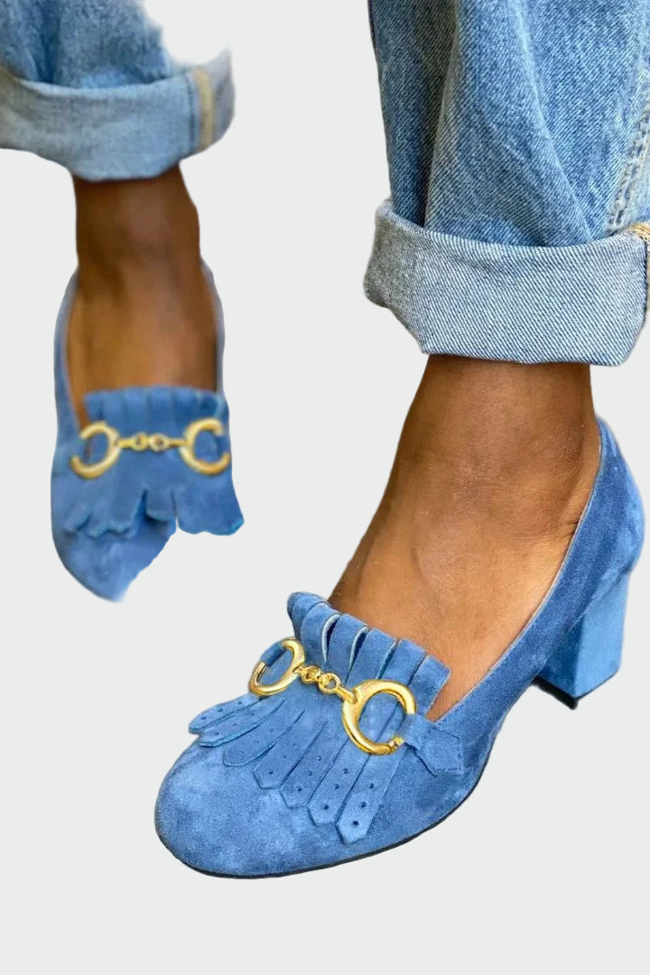 Boty s třásněmi a zlatou sponou