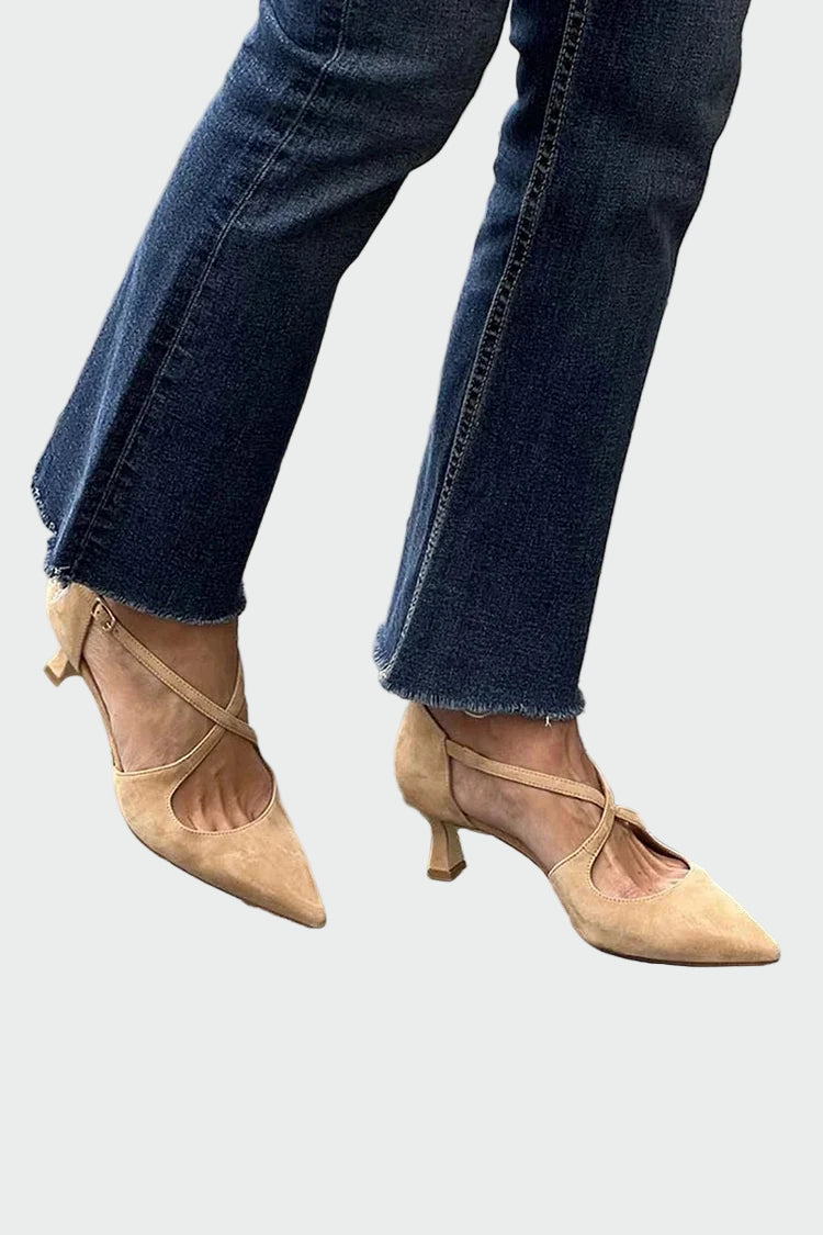 Stiletky s špičatou špičkou a křížovými pásky