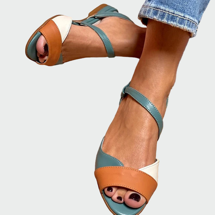 Sandály s barevnými detaily