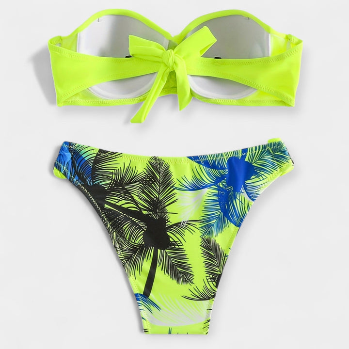 Sexet bikiny s otevřeným zadním dílem a stylem