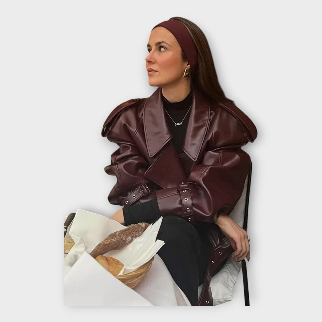 Kožená Bunda s Páskem a Moderním Detaily