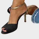 Elegantní sandály s metalovým páskem