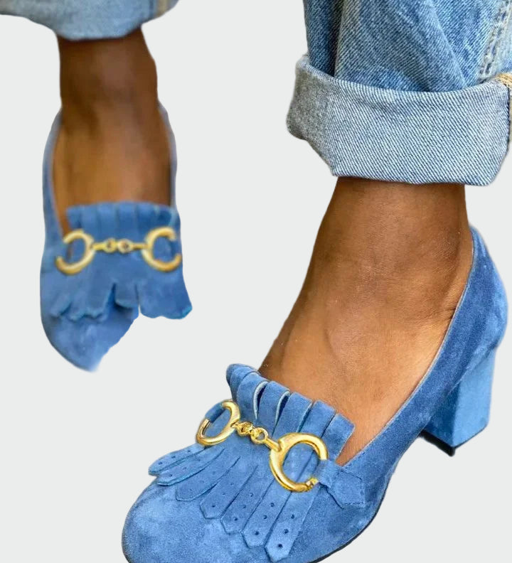 Boty s třásněmi a zlatou sponou