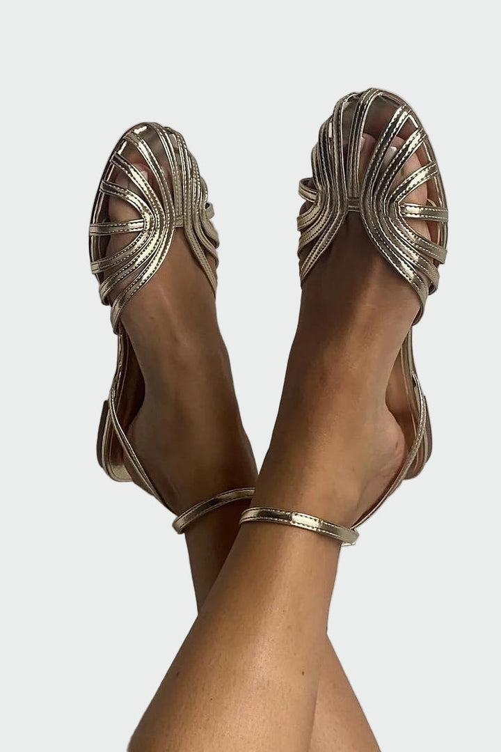 Ploché sandály s pletenými pásky