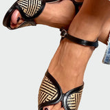 Sandály z pletené látky s širokým podpatkem