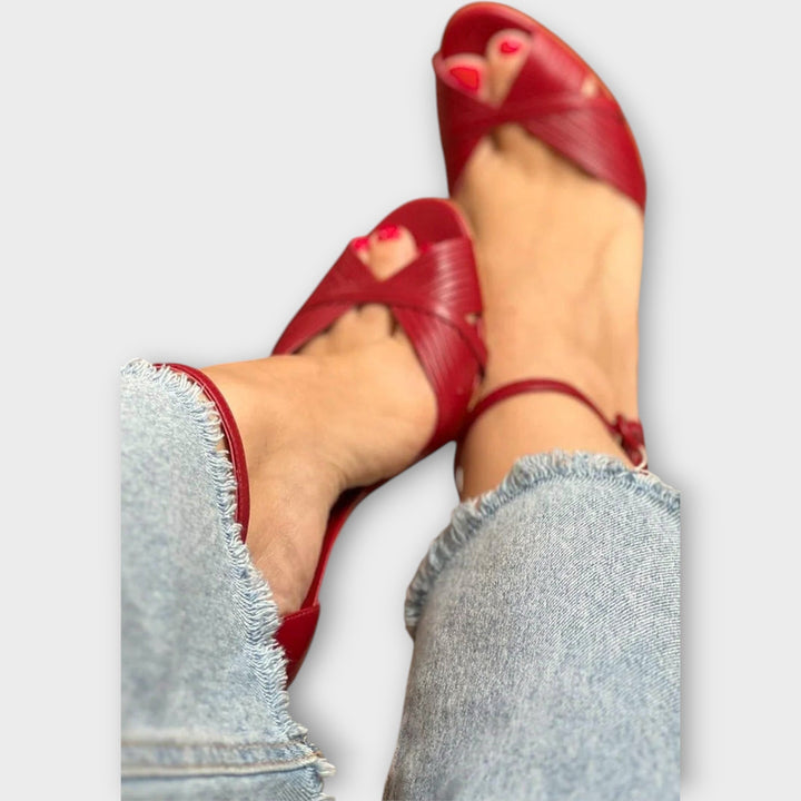 Sandal s Úzkým Podpatkem