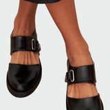 Mary Jane s remínkem a sponou