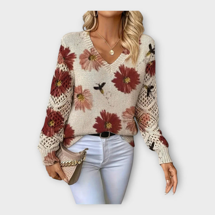 Pletená Blůza s Krajkovými Detaily