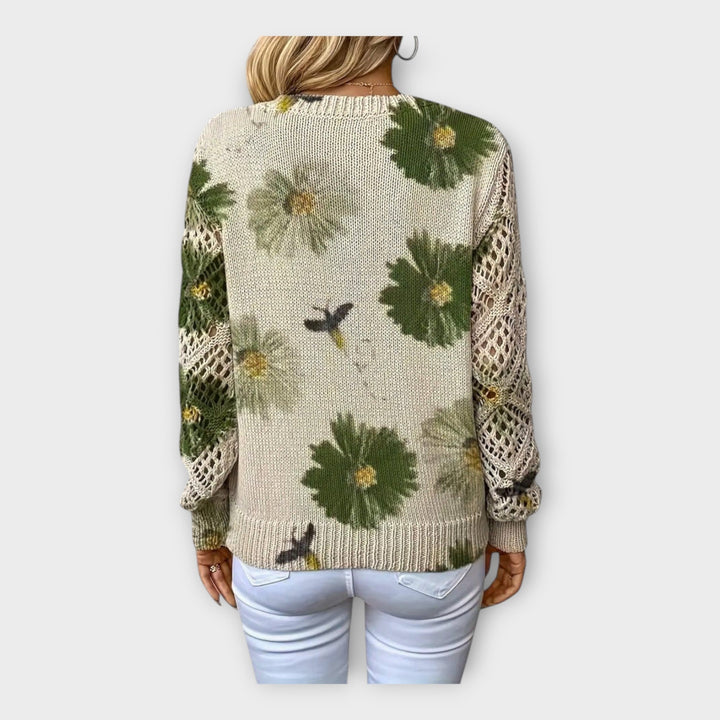 Pletená Blůza s Krajkovými Detaily