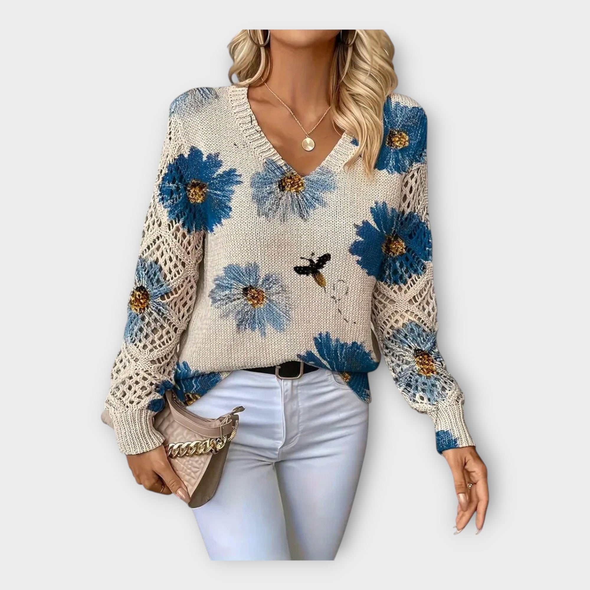 Pletená Blůza s Krajkovými Detaily