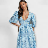 Elegantní šaty s jemnými detaily