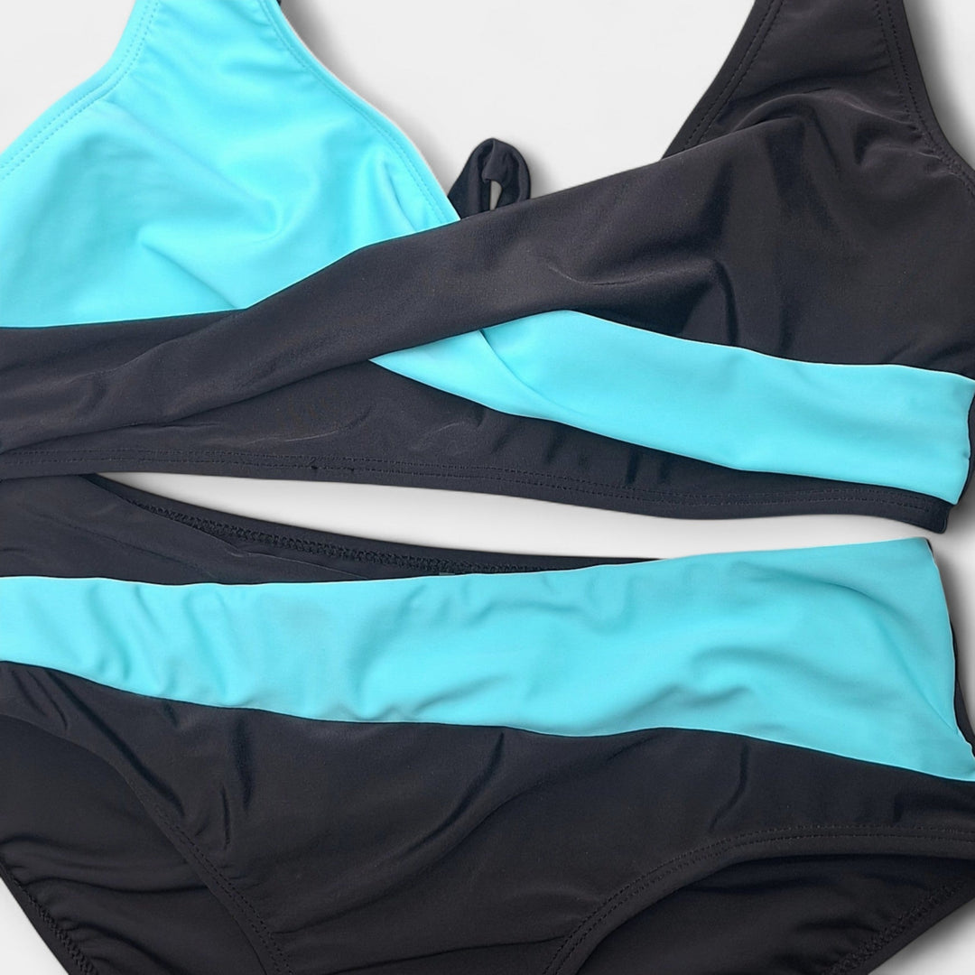 Bikini s kříženým výstřihem