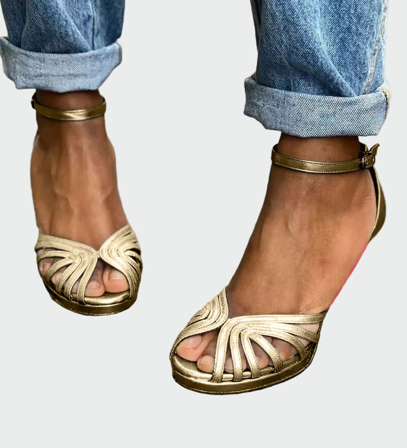 Sandály s dvoubarevnou patou