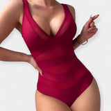 Jednodílné plavky s průhlednými detaily