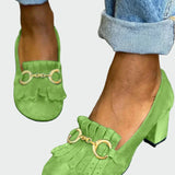 Boty s třásněmi a zlatou sponou