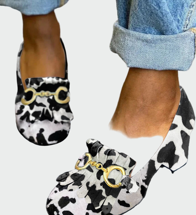 Boty s třásněmi a zlatou sponou