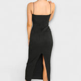 Elegantní bezrukávový maxi šaty s řasením