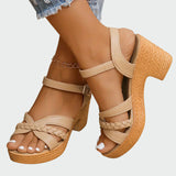 Vysoké sandály s šňůrkami