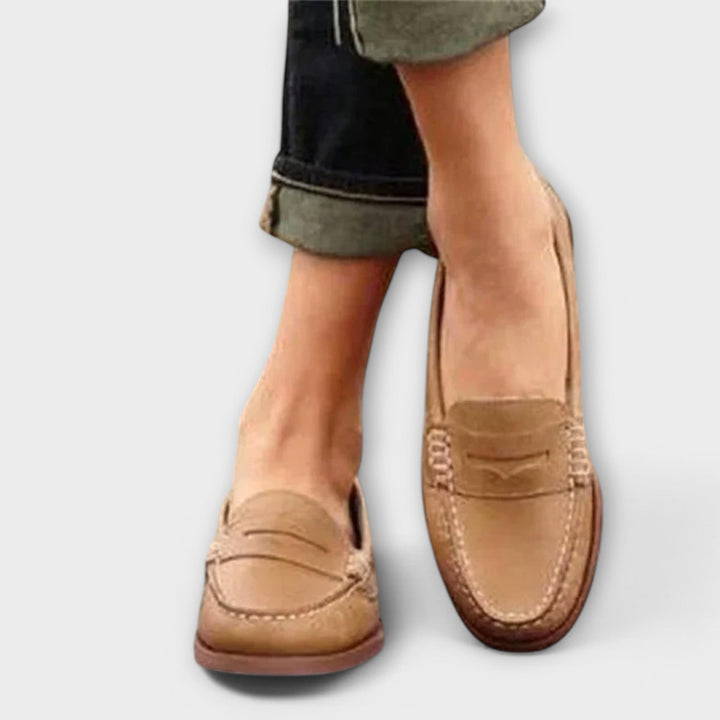Klasické dámské loafers