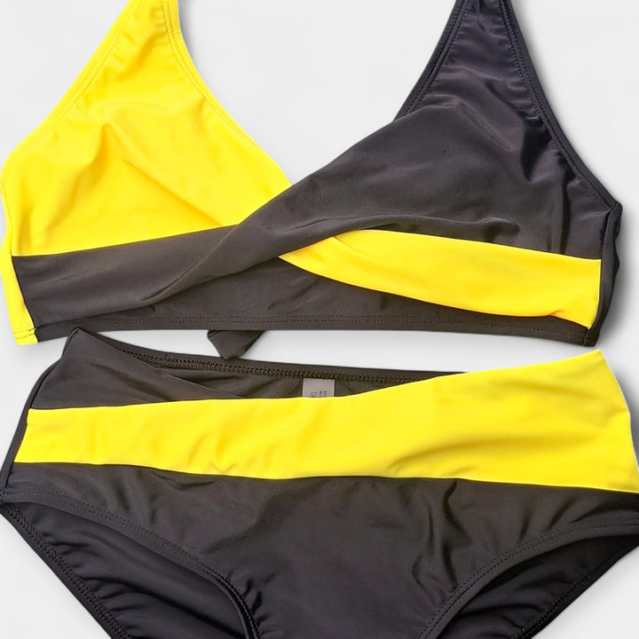 Bikini s kříženým výstřihem