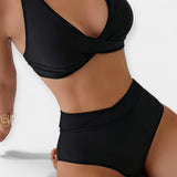 Moderní bikiny v jednobarevném provedení