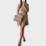 Elowen - Mini šaty s vojenským inspirovaným patchworkem a vysokým límcem