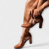 Dámské Kožené Podpatky s Křížovým Řemínkem