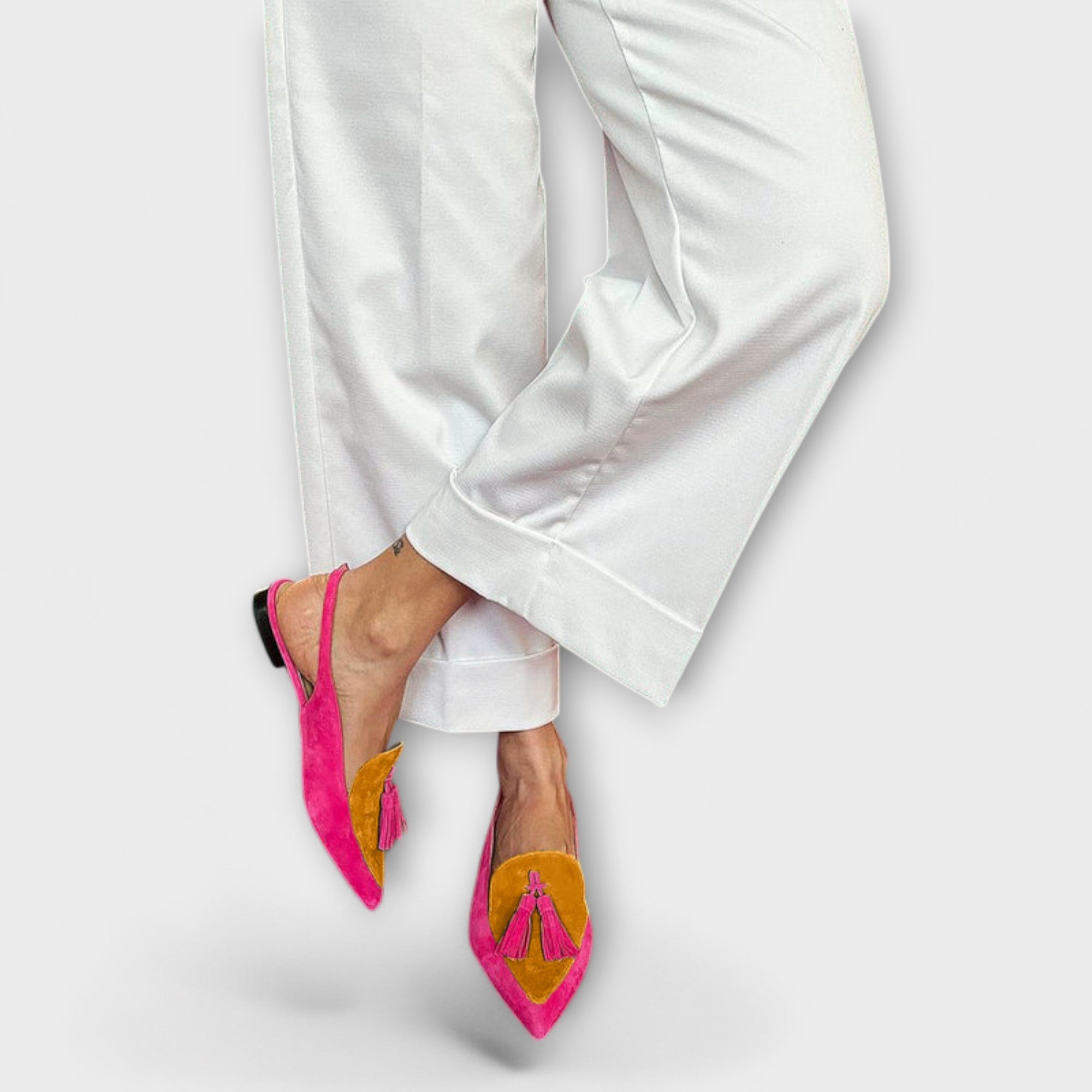 Barevné sandály s třásněmi a designem