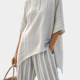 Sada Daisy s Asymetrickým Tričkem a Pruhovanými Kalhotami pro Moderní a Elegantní Styl